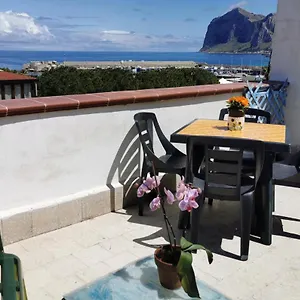https://la-terrazza-sul-golfo-isola-delle-femmine.sicilyhotelsitaly.net
